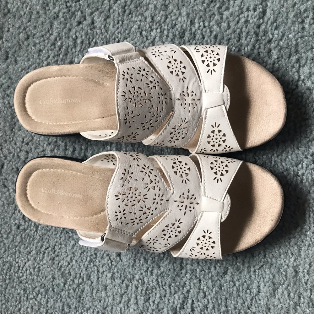 Sandles
